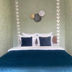 Фото Апартаменты на улице Островского