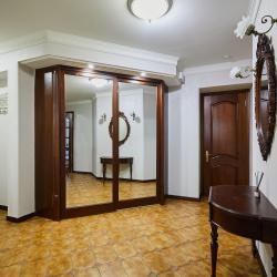 Фото Отель FlatStay Достоевского 38 | 3шка на 8 человек в Петербургском стиле