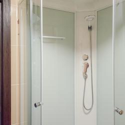 Номер полулюкс с 1 двуспальной кроватью