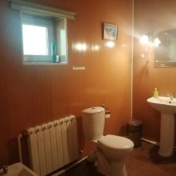 Коттедж улучшенный с 4 односпальными и 3 двуспальными кроватями