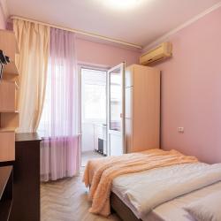 Фото Отель Уютная небольшая студия в мкр. Кудепста