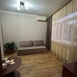 Комната комфорт с 1 односпальной и 1 двуспальной кроватью