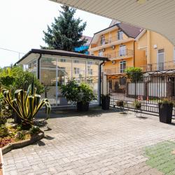 3-комнатные апартаменты люкс Цветочная 35 с 1 двуспальной кроватью