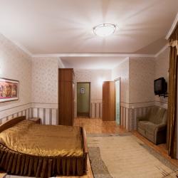 Комната комфорт с 1 двуспальной кроватью (с завтраком)