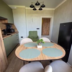 Фото Апартаменты на улице Кленовая Роща, 2