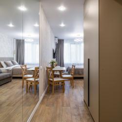 1-комнатные апартаменты студия Home с видом на лес