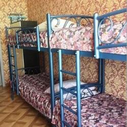 Кровать в 6-местном общем номере