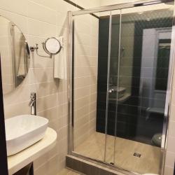 Номер люкс с 1 двуспальной кроватью