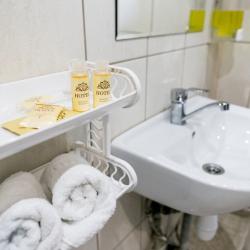 Номер стандарт с 1 двуспальной кроватью