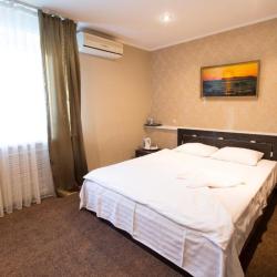 Номер стандарт с 1 двуспальной кроватью