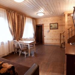Коттедж стандарт с 3 двуспальными кроватями (с завтраком)