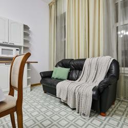 Фото Отель FlatStay Невский 170 | Трешка в центре с эркером и высокими потолками