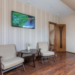 2-комнатный номер люкс с 1 двуспальной кроватью (мансарда) № 5