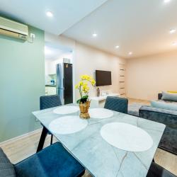 Фото Апартаменты на улице Учительская 24