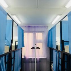 Кровать в 8-местном общем мужском номере