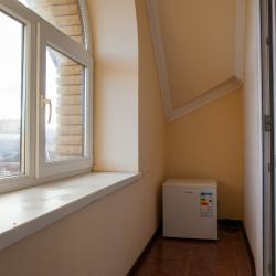 Комната улучшенная семейная с 2 односпальными кроватями