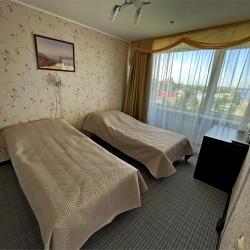 Номер полулюкс бизнес с 2 односпальными кроватями