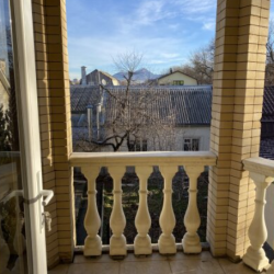 Коттедж улучшенный с 3 диванами