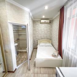 Комната стандарт с 1 двуспальной кроватью №12