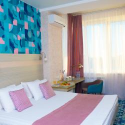 Номер стандарт с 1 двуспальной кроватью