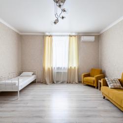 Фото Апартаменты на улице Сулеймановой 3