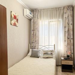 Комната эконом с 1 двуспальной кроватью (удобства на этаже)