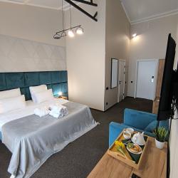 Номер полулюкс с 1 двуспальной кроватью №7