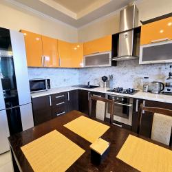 Фото Апартаменты на улице Клубничная 8А