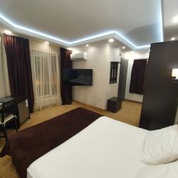 Номер улучшенный полулюкс с 1 двуспальной кроватью