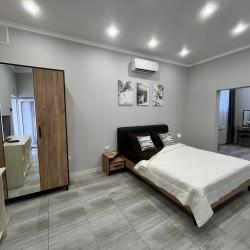 Фото Апартаменты на улице Галины Петровой 14