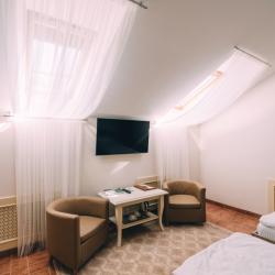 Номер стандарт с 2 односпальными кроватями (мансарда)