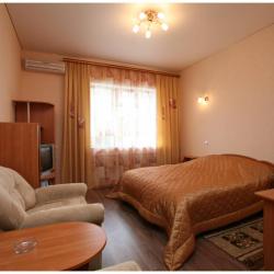 Номер стандарт с 1 двуспальной кроватью