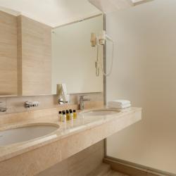 Номер полулюкс с 1 двуспальной кроватью с видом на море