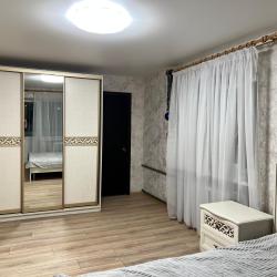 Фото Апартаменты на улице Челюскинцев 33