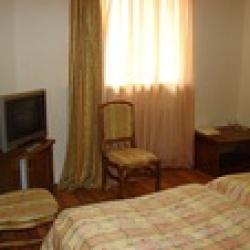 Номер стандарт с 2 односпальными кроватями (с завтраком)