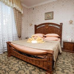 Номер стандарт с 1 двуспальной кроватью