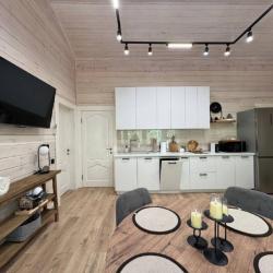 Фото Отель Sunny Home Дом на ул. Мира 32 (Санни Хоум)