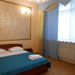 2-местный 2-комнатный номер комфорт с 1 двуспальной кроватью