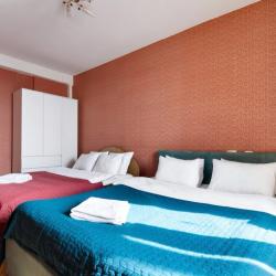 Фото Отель Просторная 3-комнатная квартира в Октябрьском районе