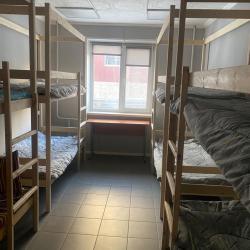Кровать в 8-местном общем номере (общие удобства)