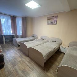 4-местный номер эконом с 4 односпальными кроватями