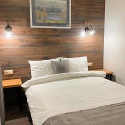 Номер стандарт с 1 двуспальной кроватью #107