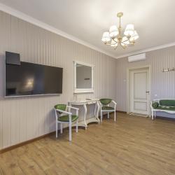 2-местный номер стандарт с 1 двуспальной кроватью