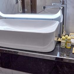 Номер люкс с 1 двуспальной кроватью