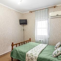 2-местный 1-комнатный номер эконом с 1 двуспальной кроватью