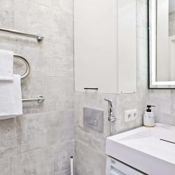 Фото Апартаменты на улице Короленко 19