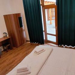 Номер улучшенный стандарт с 1 двуспальной кроватью