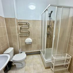 Номер стандарт с 2 односпальными кроватями и диваном