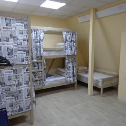 Кровать в 8-местном общем мужском номере (с завтраком)