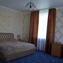 Номер стандарт с 1 двуспальной кроватью